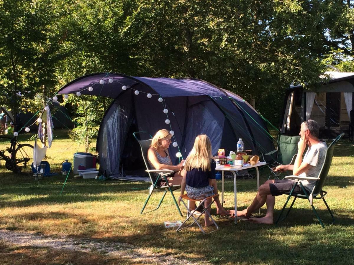 Montjay  Camping Les Arbois酒店 外观 照片